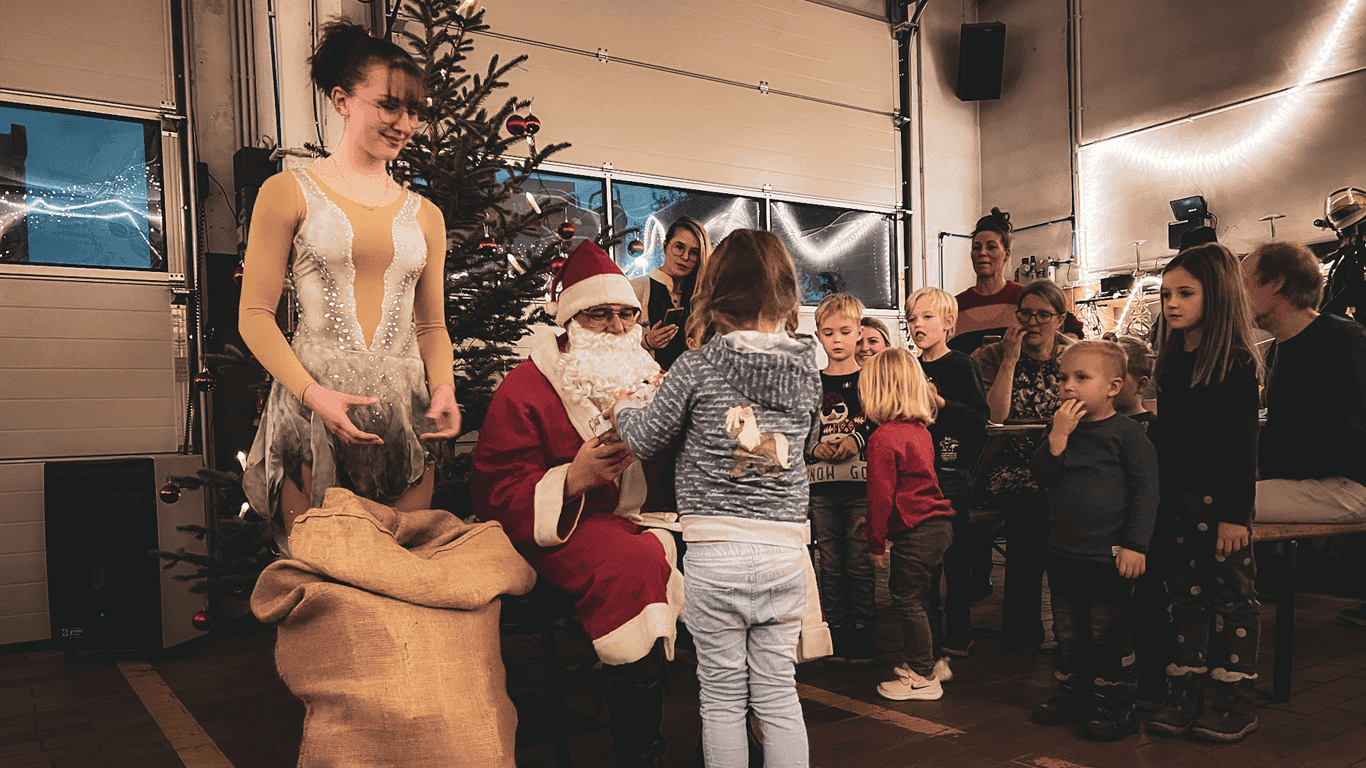 Der Nikolaus in der Feuerwehr Grußendorf